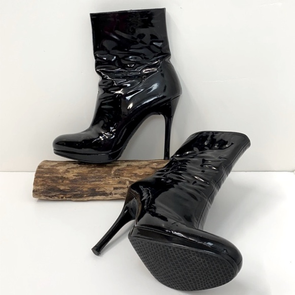 Stuart Weitzman patent leather boots Size 8.5